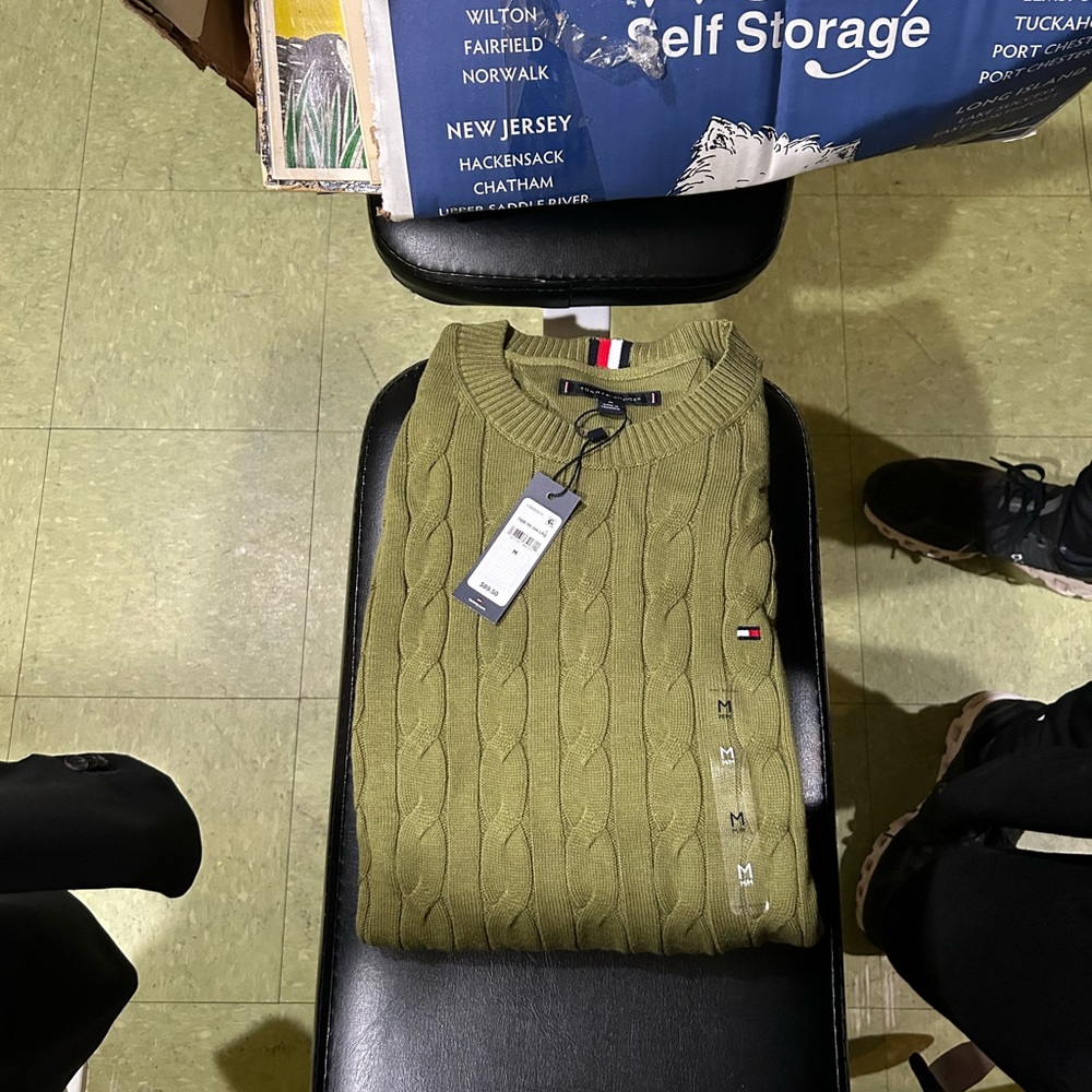 Tommy Hilfiger Brand new sweater green olive
